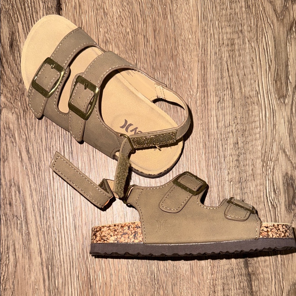 Hurley brand Tan Kids Sandals with Velcro Straps - Picture 5 of 5